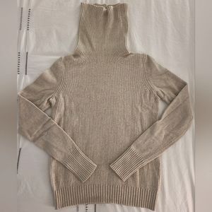Banana Republic Small Fitted Beige Turtleneck Sweater